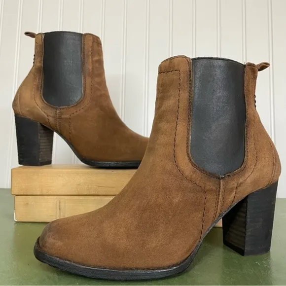 Trask Burnished Point Heeled Chelsea Boots in Nubuck Leather *Mexico*
