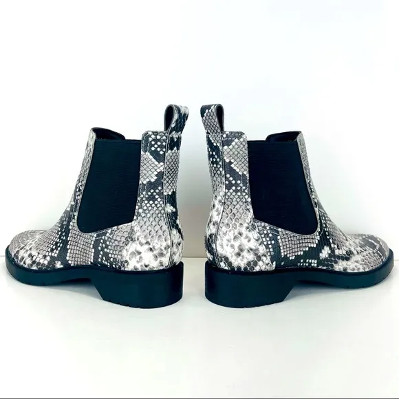 TREASURE &amp; BOND BLACH/WHITE/GRAY GABRIELA SNAKE PRINT ANKLE BOOTS🆕