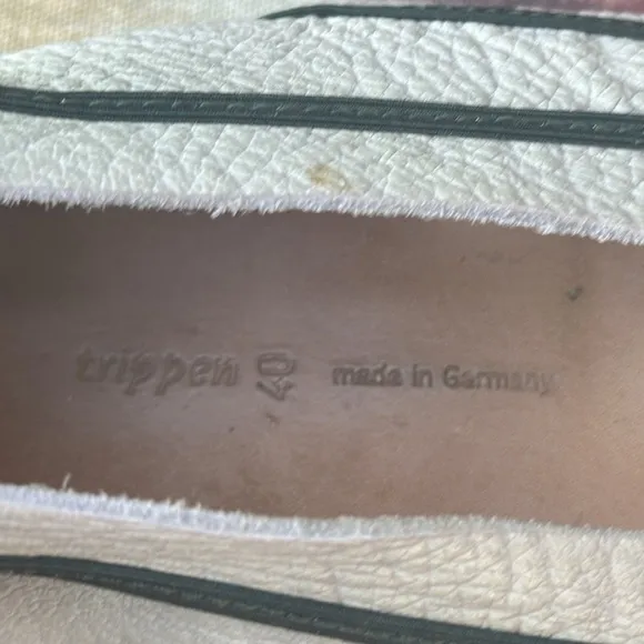 Trippen Low Cut Pebbled Leather Ballerina Flats in White/Green Size 40