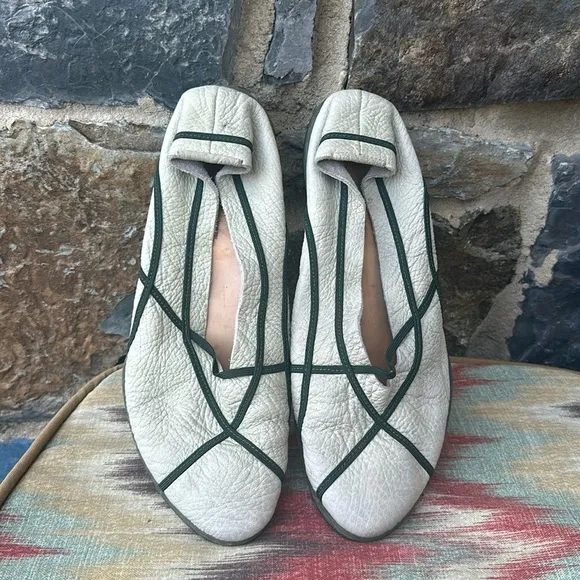 Trippen Low Cut Pebbled Leather Ballerina Flats in White/Green Size 40