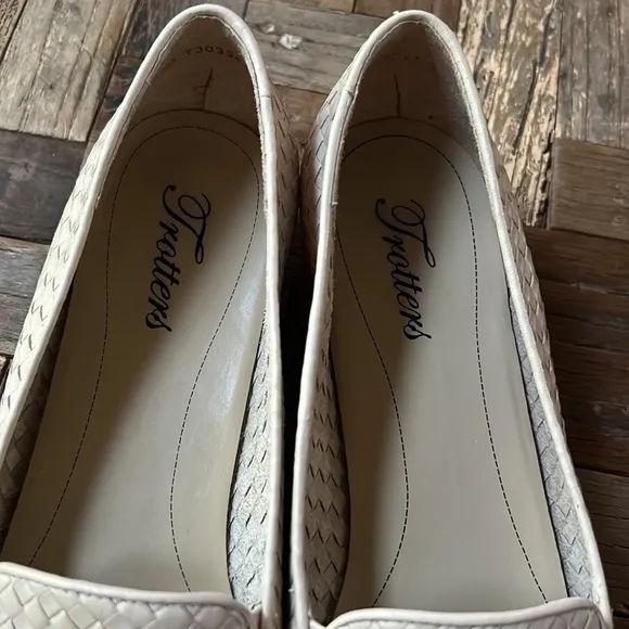 Trotters Women’s Liz Woven Loafers
