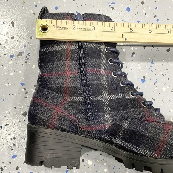 True Craft Women Combat Boots Raylee Plaid Flannel Fabric Upper 7M Zip Lace Up