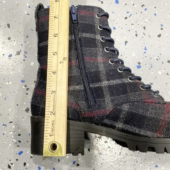 True Craft Women Combat Boots Raylee Plaid Flannel Fabric Upper 7M Zip Lace Up