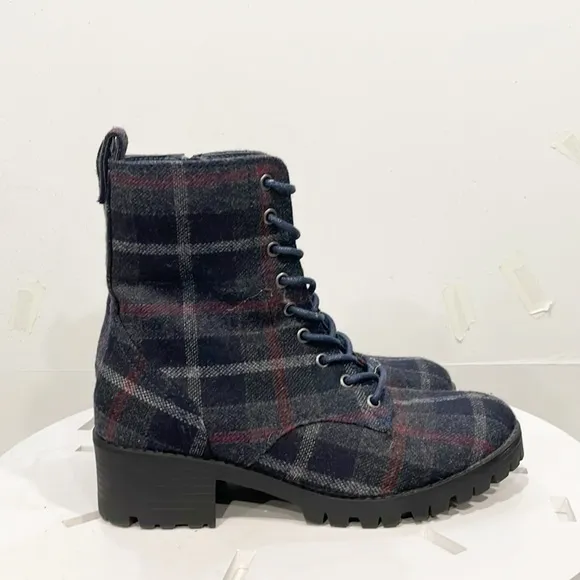 True Craft Women Combat Boots Raylee Plaid Flannel Fabric Upper 7M Zip Lace Up