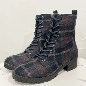 True Craft Women Combat Boots Raylee Plaid Flannel Fabric Upper 7M Zip Lace Up