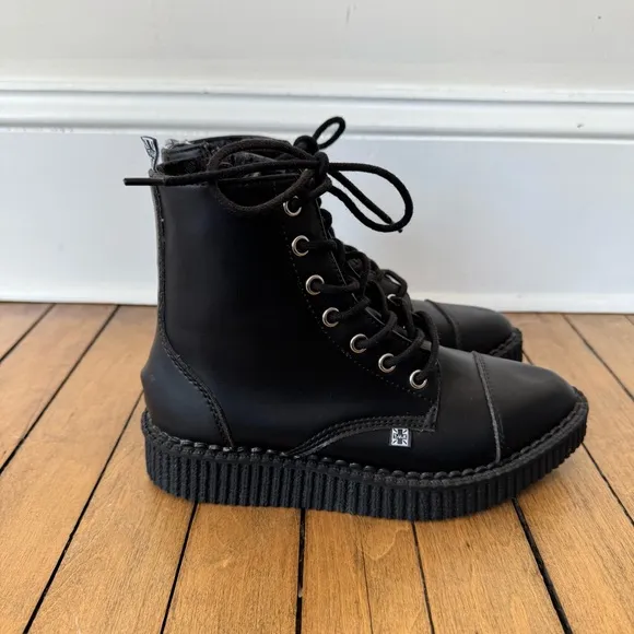 T.U.K. TukSkin Black Vegan Leather Pointed Toe Lace Up Combat Boots 6