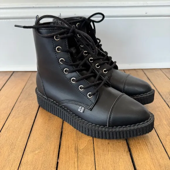T.U.K. TukSkin Black Vegan Leather Pointed Toe Lace Up Combat Boots 6