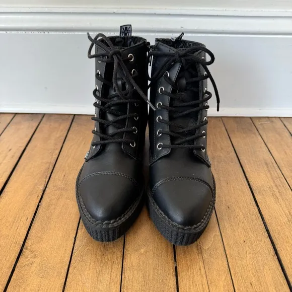 T.U.K. TukSkin Black Vegan Leather Pointed Toe Lace Up Combat Boots 6