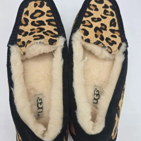 UGG Ansley Leopard Shearling Lined Moccasin Flats 7 Cozy Indoor Outdoor Comfort
