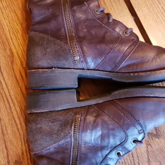 Ugg brown leather 2-buckle combat boots 8
