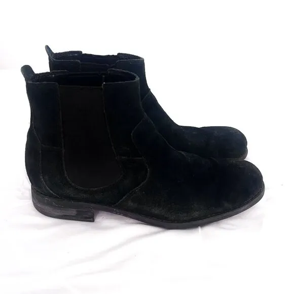 UGG Clyne Slip On Boot Black Suede Size EU 42 men's 9 women's 11