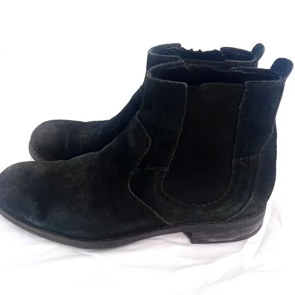 UGG Clyne Slip On Boot Black Suede Size EU 42 men's 9 women's 11