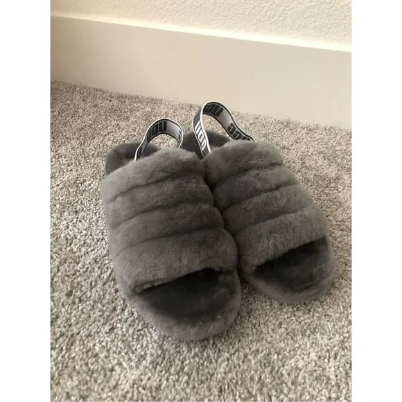 UGG Fluff Yeah Slides/ Sandals Women’s Grey Size 9