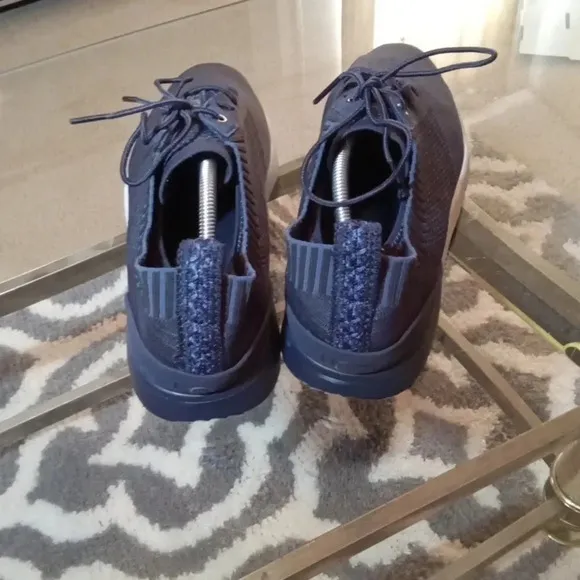 Ugg freeman Hyperweave low top sneakers size 11.5 Men