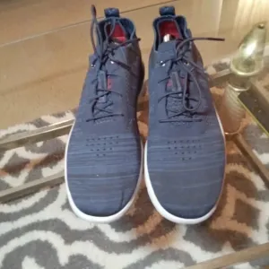 Ugg freeman Hyperweave low top sneakers size 11.5 Men
