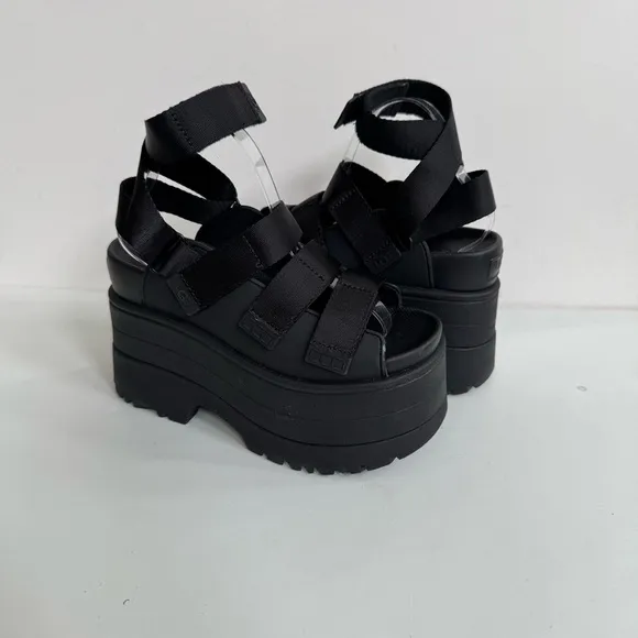 UGG GOLDENRISE BLACK STRAPPY PLATFORM SANDALS US 11