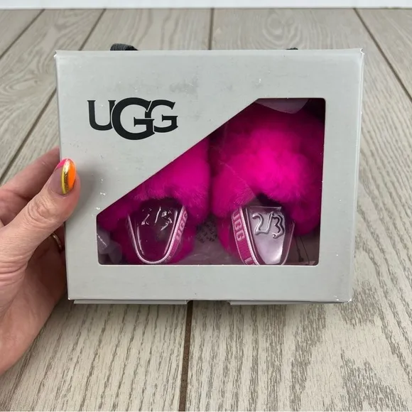 UGG Infant Fluff Yeah Furry Fuzzy Sandals 02/03 S 6-12 months Pink $55