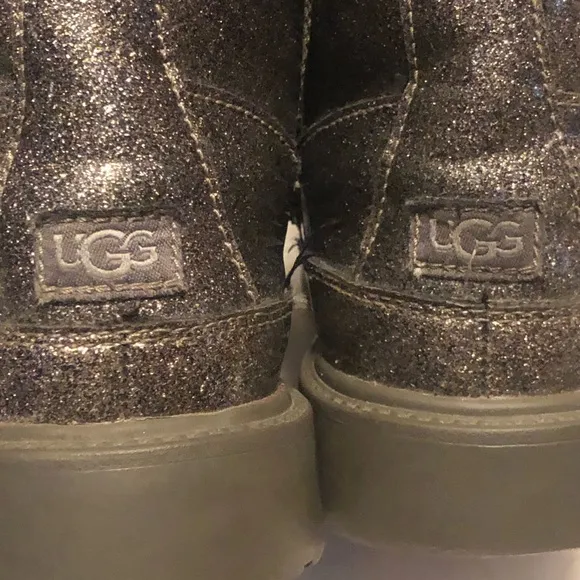 UGG kid Robley Glitter combat boots