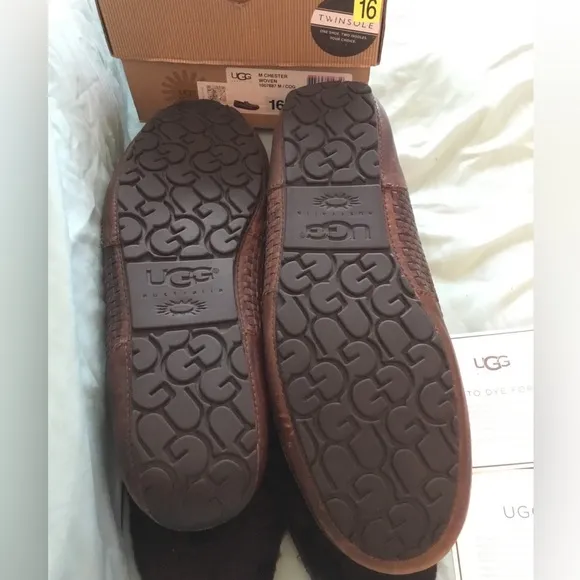 Ugg Mens M Chester Woven Shoes NWT