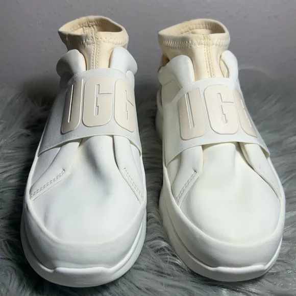 UGG NEUTRA COCONUT MILK SNEAKERS - WOMEN'S Cream Slip-On Sneakers Size 6