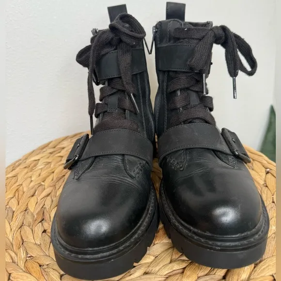 UGG Noe Boot Women’s Black Leather Lace Up Combat Boots moto Strappy Style