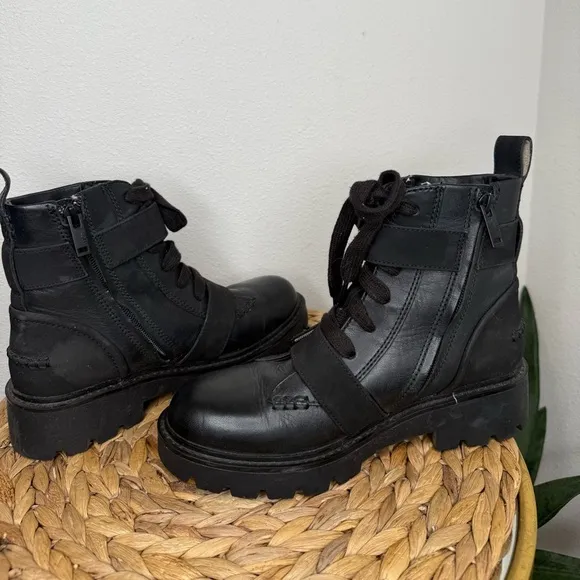 UGG Noe Boot Women’s Black Leather Lace Up Combat Boots moto Strappy Style
