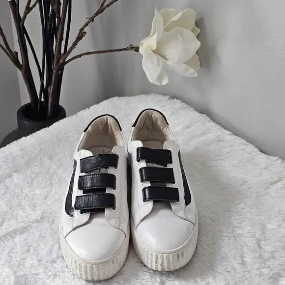 UGG Platform Sneakers