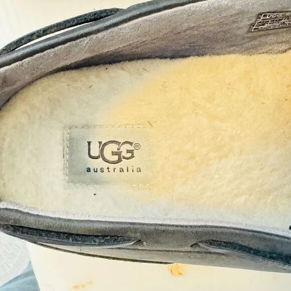 UGG Shoes Mens 12 Black Leather Loafers Chester Sherpa Lined Driving Slippers