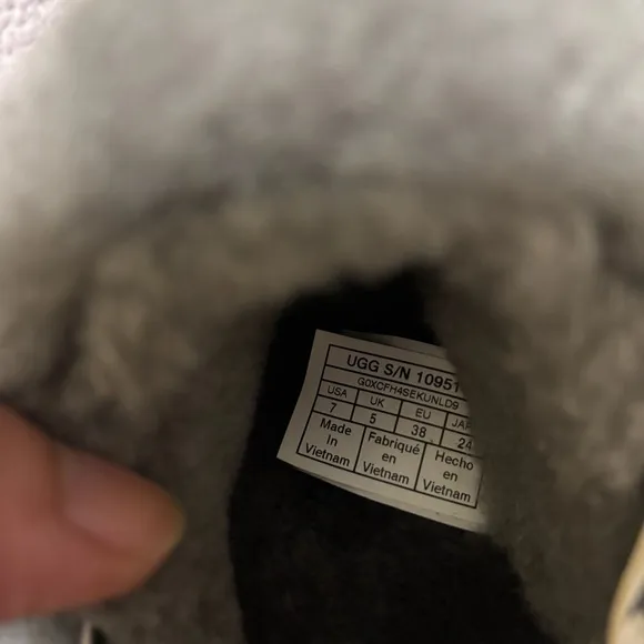 UGG Size 7 Gray Fluff Yeah Slide Sandals Slip On Fluffy Fleece