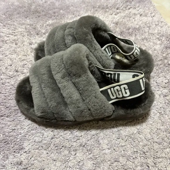 UGG Size 7 Gray Fluff Yeah Slide Sandals Slip On Fluffy Fleece