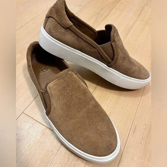 UGG Slip on Caramel size 7