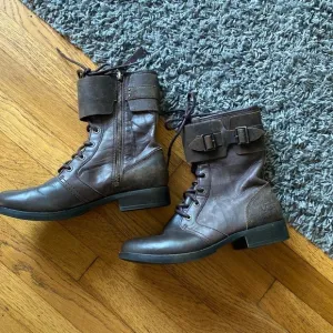 UGG Women's Maaverik Brown combat Lace Up Boots Lodge Size 7