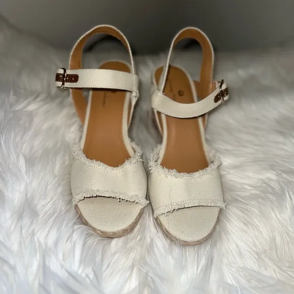 Unique TOMMY BAHAMA Fringy Canvas Savina Espadrille Wedge Sandles size 7 1/2