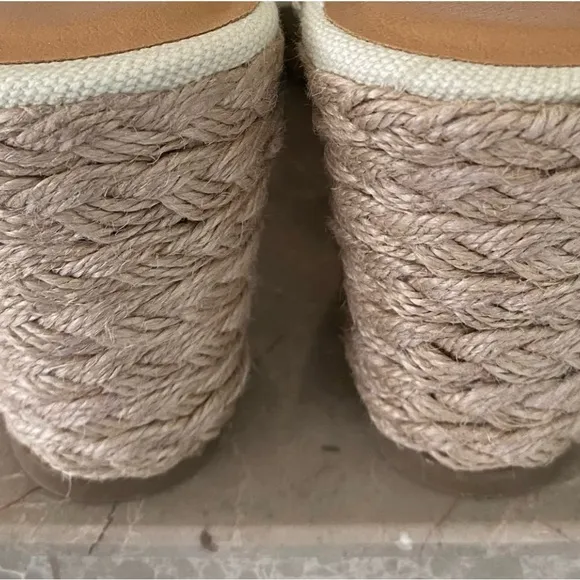 Unique TOMMY BAHAMA Fringy Canvas Savina Espadrille Wedge Sandles size 7 1/2