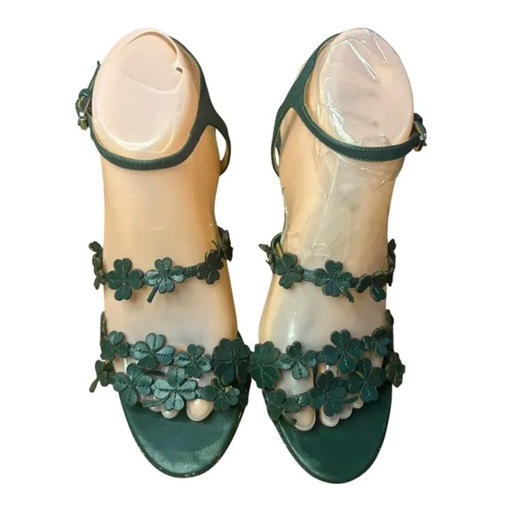 Valentino Green Leather Four Leaf Clover Appliquè Ankle Strap Sandals