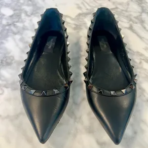 Valentino Rockstud leather point-toe flats, Black, 38