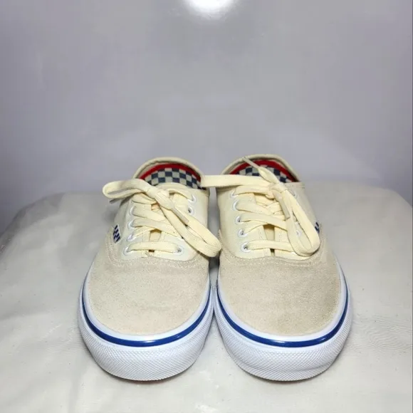 Vans Authentic Unisex Sneakers Size 6.5 Men &amp; Size 8 in Women.