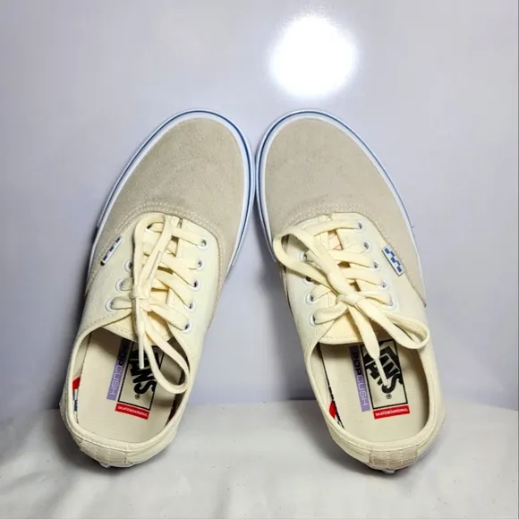 Vans Authentic Unisex Sneakers Size 6.5 Men &amp; Size 8 in Women.