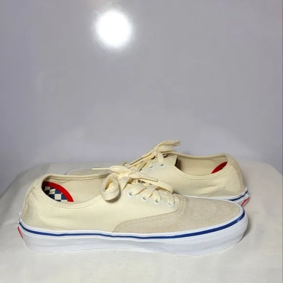Vans Authentic Unisex Sneakers Size 6.5 Men &amp; Size 8 in Women.