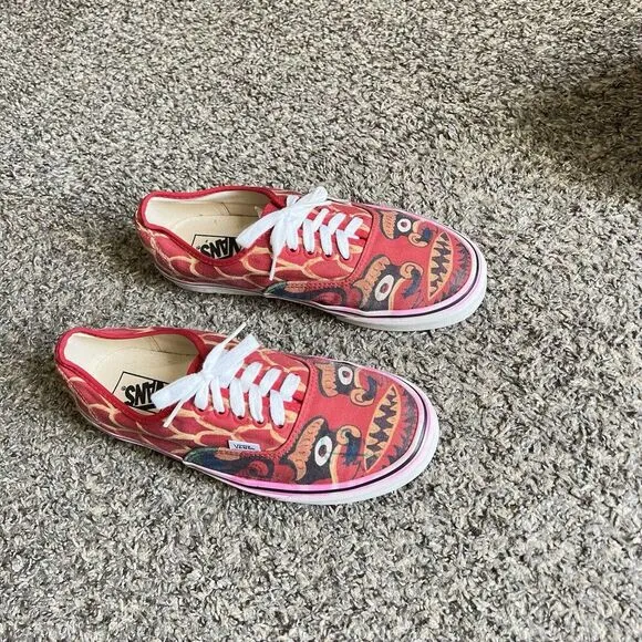 Vans Low Top Sneakers Asian Chinese Dragon Red Men’s Size 9.5 Lace Up Rare