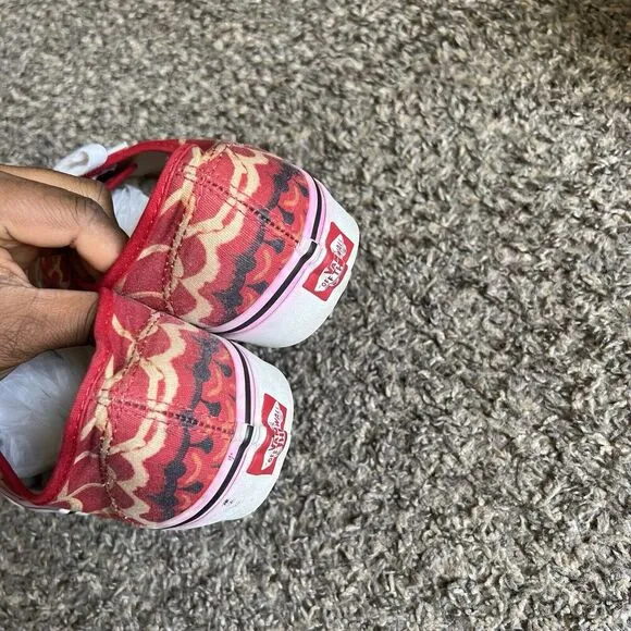 Vans Low Top Sneakers Asian Chinese Dragon Red Men’s Size 9.5 Lace Up Rare