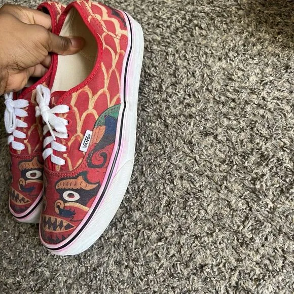 Vans Low Top Sneakers Asian Chinese Dragon Red Men’s Size 9.5 Lace Up Rare