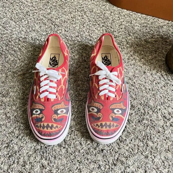 Vans Low Top Sneakers Asian Chinese Dragon Red Men’s Size 9.5 Lace Up Rare