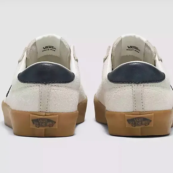 Vans low top sneakers NWT