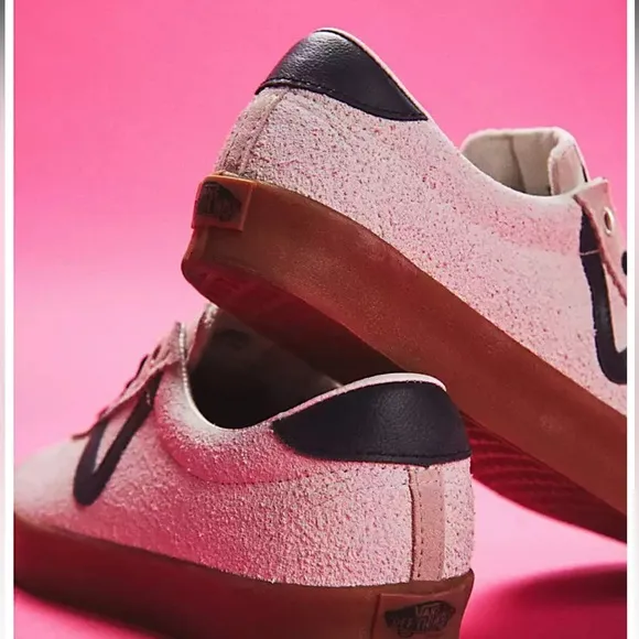 Vans low top sneakers NWT