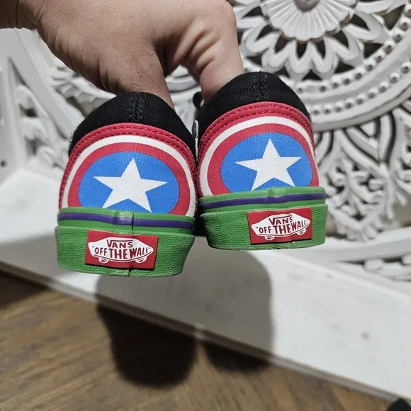 Vans Old School Marvel Skateboard Avengers Low Top Suede Sneakers Kids 2.5