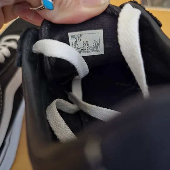 Vans Old Skool Classic Suede Sneakers For Kids size 3
