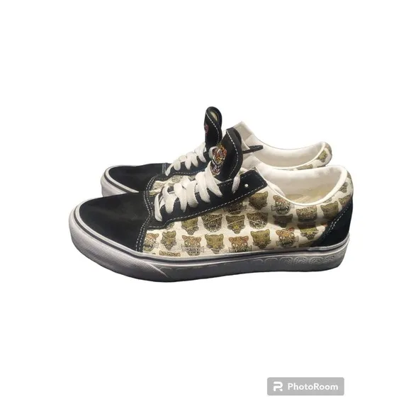 Vans Old Skool Jaguar Black Low Top Sneakers Size: Men 8.5 Woman 10