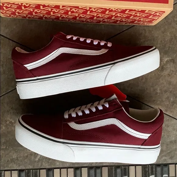 •VANS OLD SKOOL PLATFORM Port Royale/True White wmn