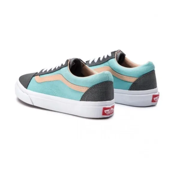 Vans Old Skool Plimsolls